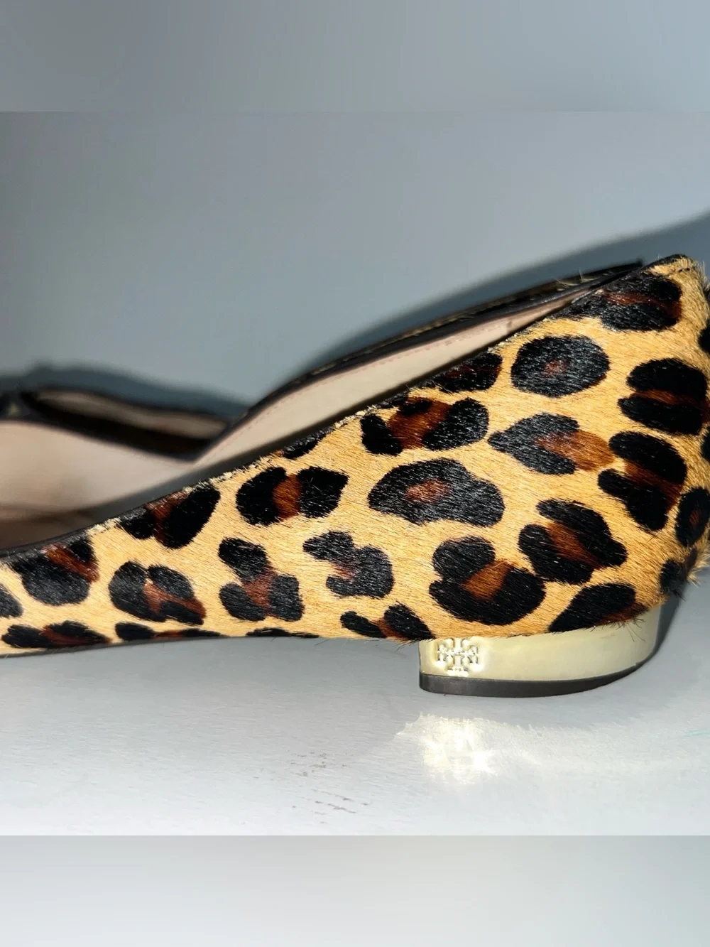 Tory Burch Sz 6.5 M Animal Print Cow Fur Casual Elegant Flats